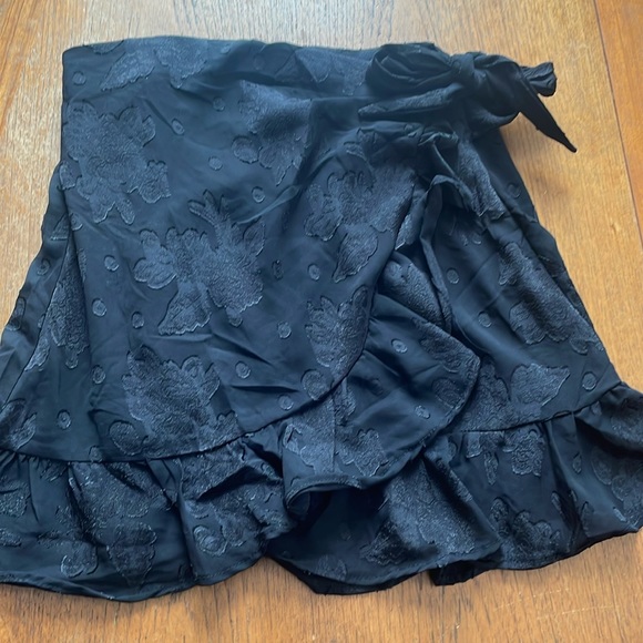 Mi Ami For Francesca’s Black skirt size medium - Picture 1 of 7